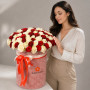101 красно-белой розы в коробке — вид 3